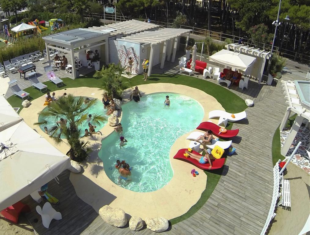 Hotel Doge Alba Adriatica Eksteriør billede