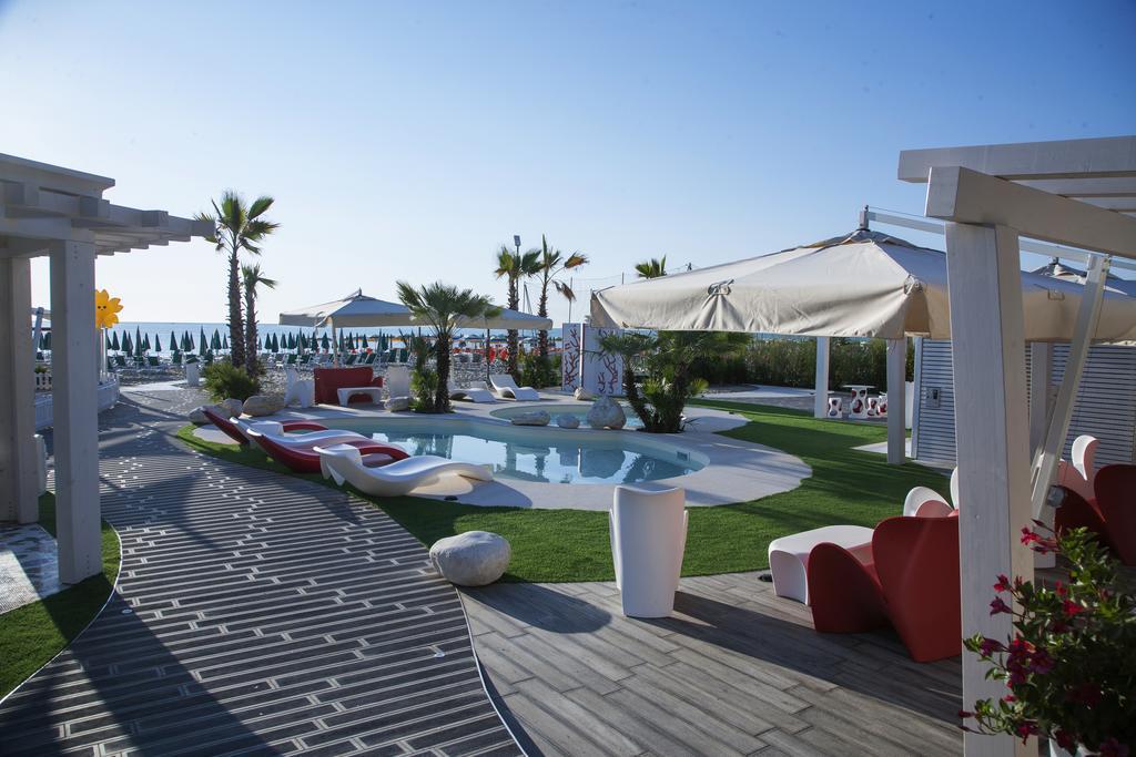 Hotel Doge Alba Adriatica Eksteriør billede