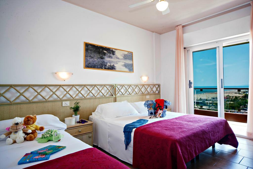 Hotel Doge Alba Adriatica Værelse billede