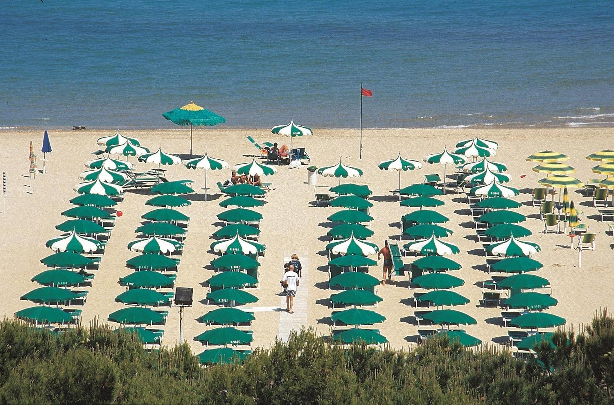 Hotel Doge Alba Adriatica Eksteriør billede
