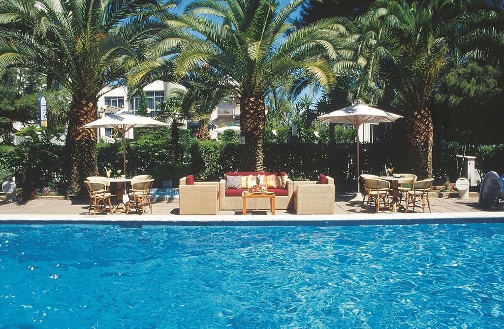 Hotel Doge Alba Adriatica Eksteriør billede