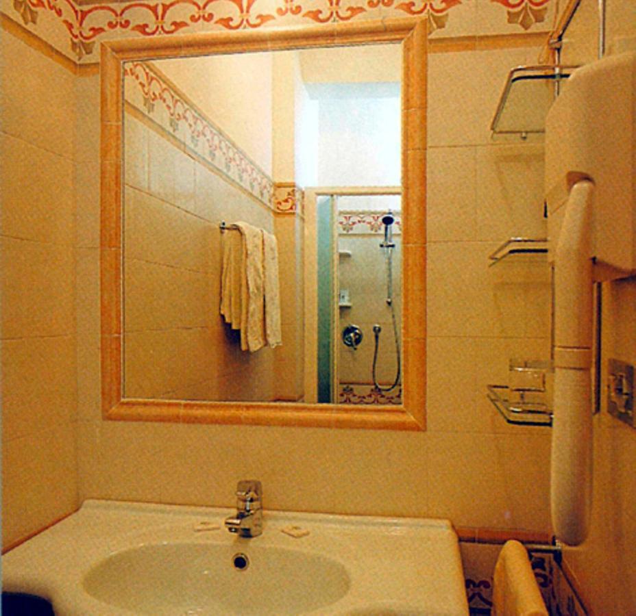 Hotel Doge Alba Adriatica Eksteriør billede